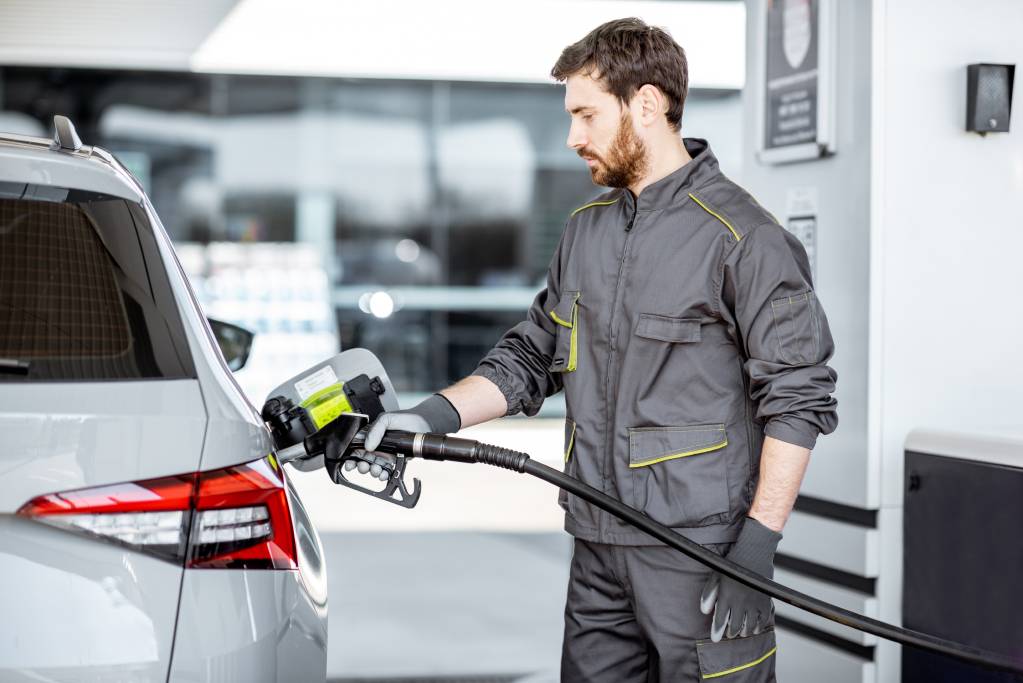 Oscilação do preço do combustível: confira os principais motivos e como economizar