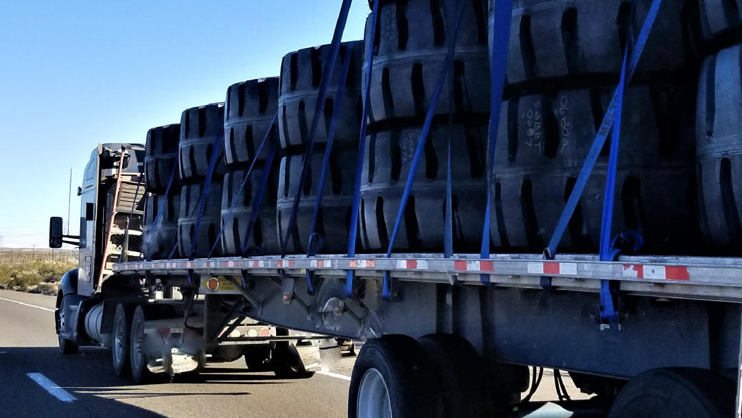 Como reduzir o desgaste dos pneus da frota de caminhões